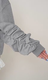 モデル：165cm（着用サイズ：FREE　着用カラー：GRY）