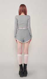 モデル：165cm（着用サイズ：FREE　着用カラー：GRY）