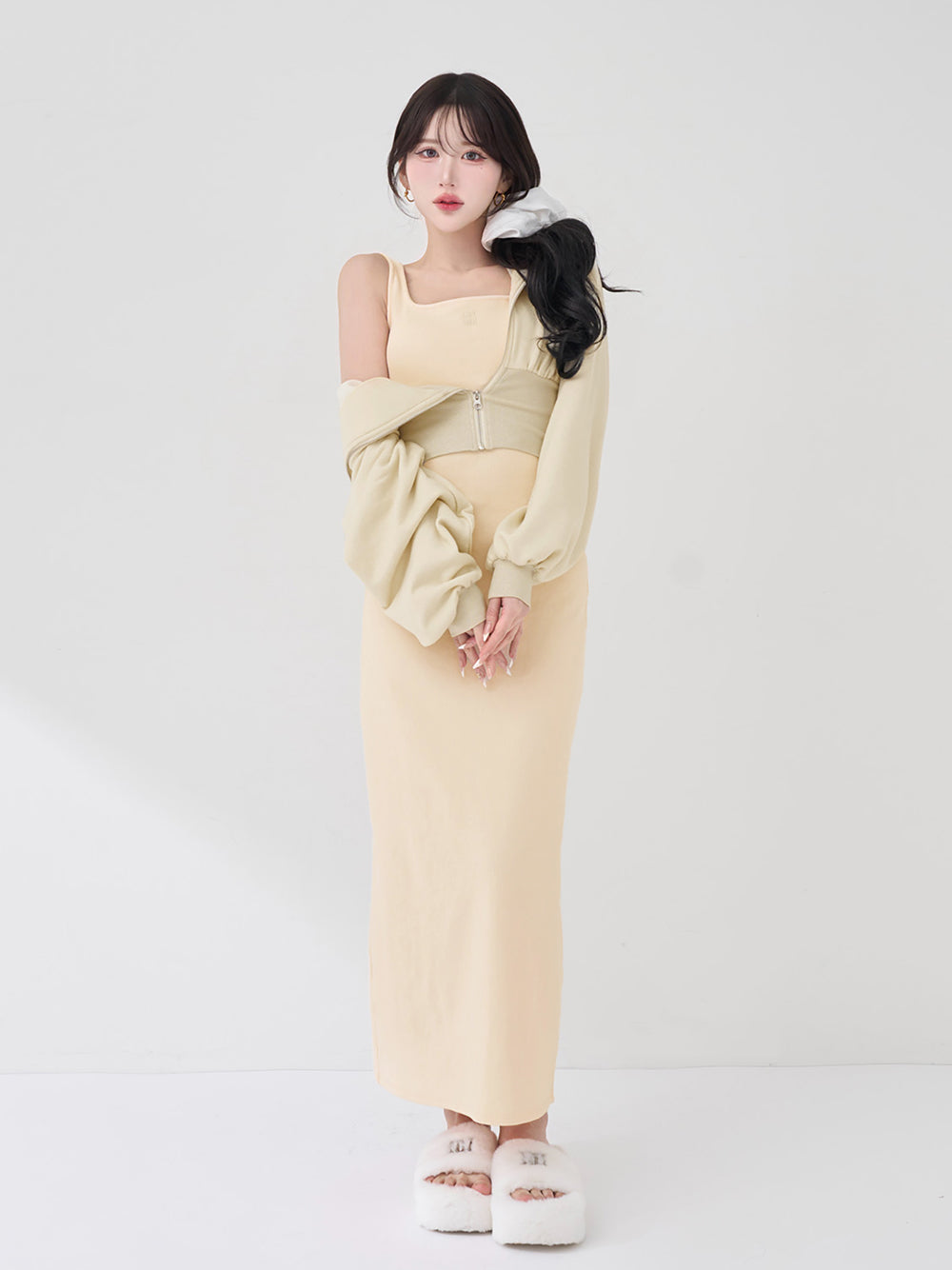 モデル：165cm（着用サイズ：FREE　着用カラー：YEL）