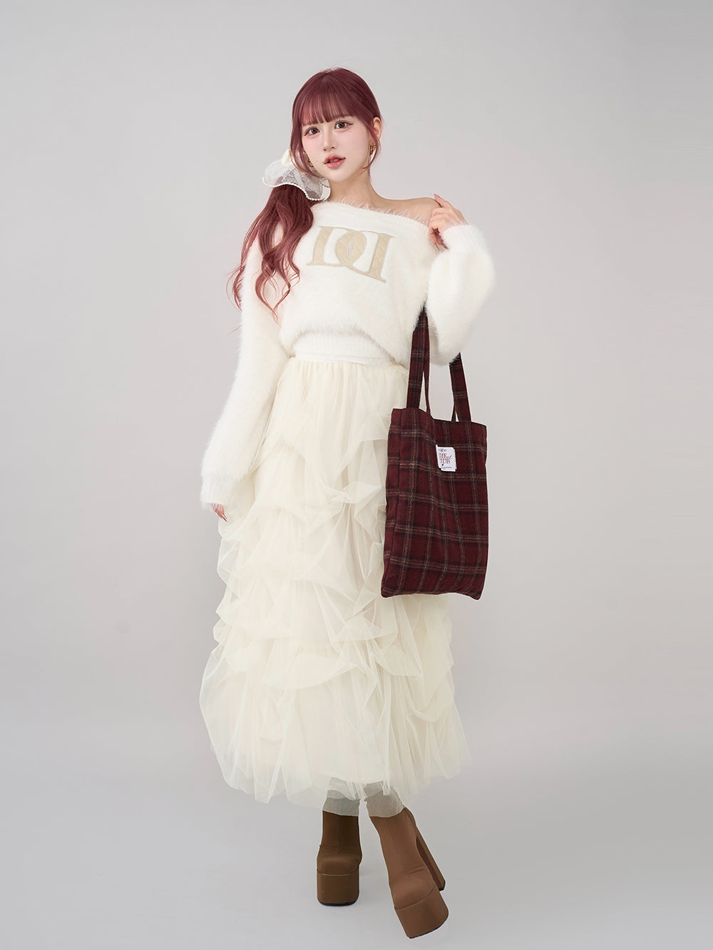 モデル：165cm（着用サイズ：FREE　着用カラー：IVO）