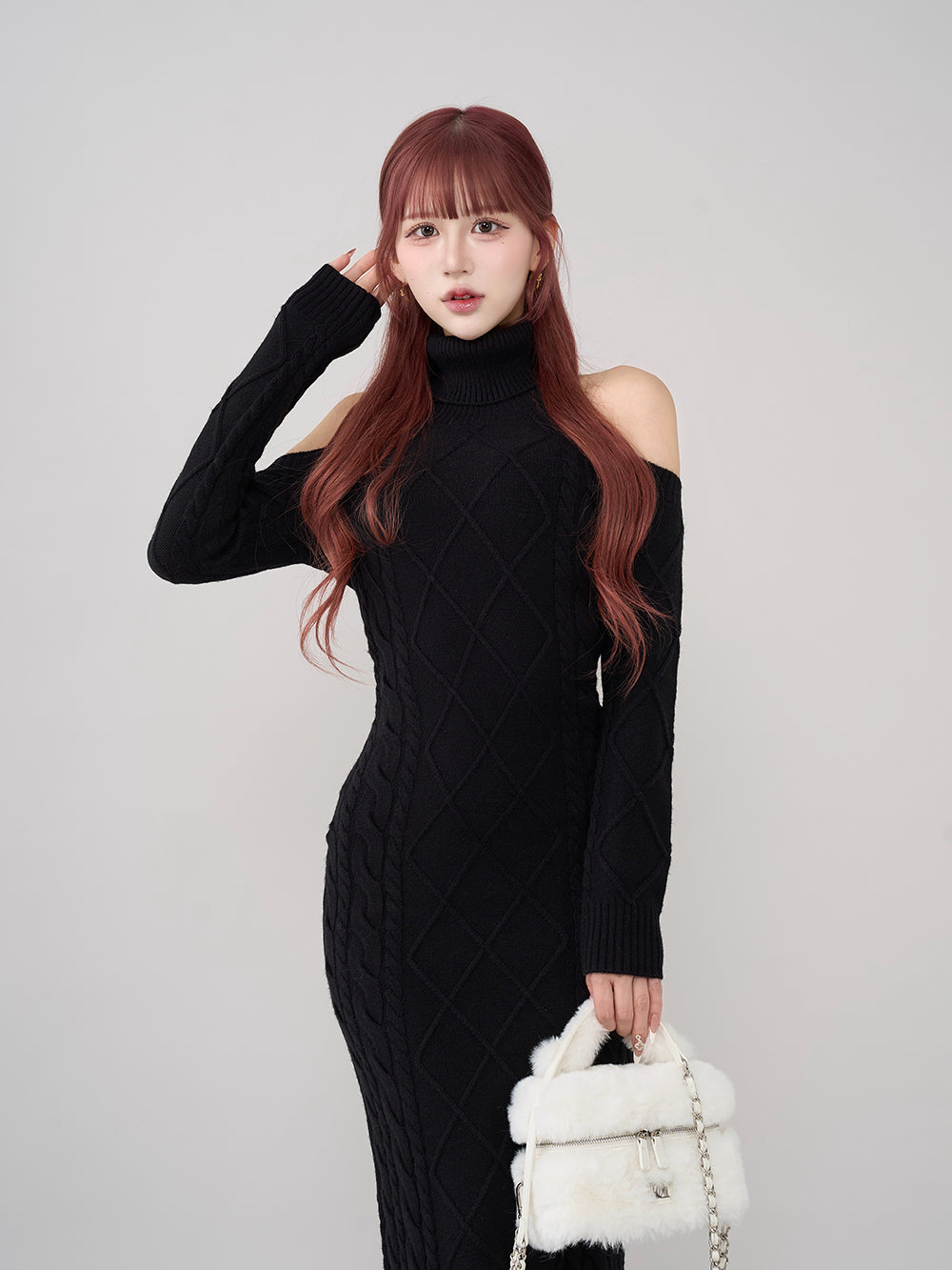 モデル：165cm（着用サイズ：FREE　着用カラー：BLK）