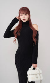 モデル：165cm（着用サイズ：FREE　着用カラー：BLK）