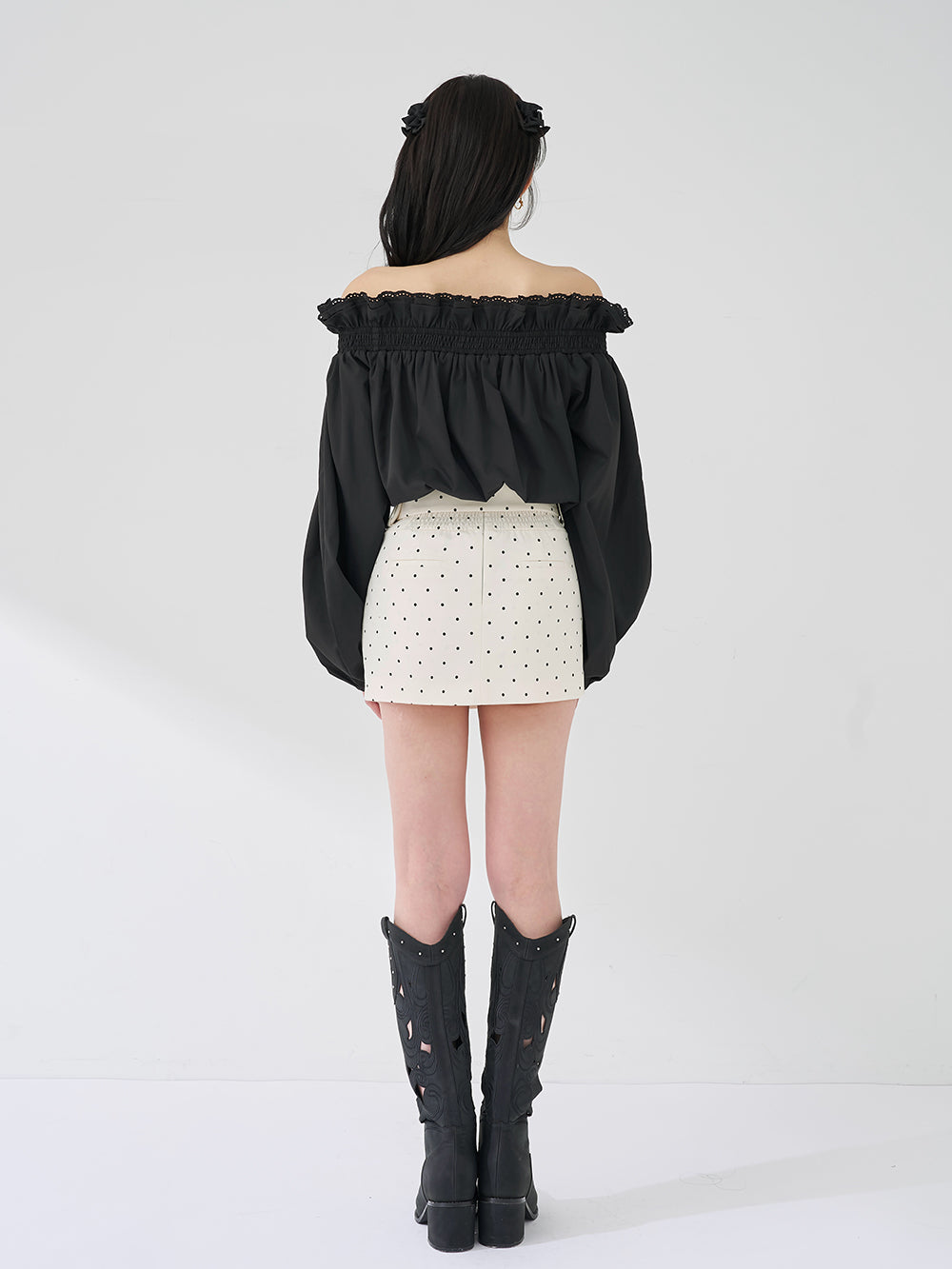 モデル：165cm（着用サイズ：FREE　着用カラー：WHT）