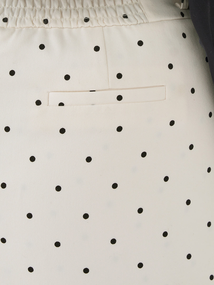 モデル：165cm（着用サイズ：FREE　着用カラー：WHT）