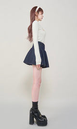 モデル：165cm（着用サイズ：FREE　着用カラー：WHT）