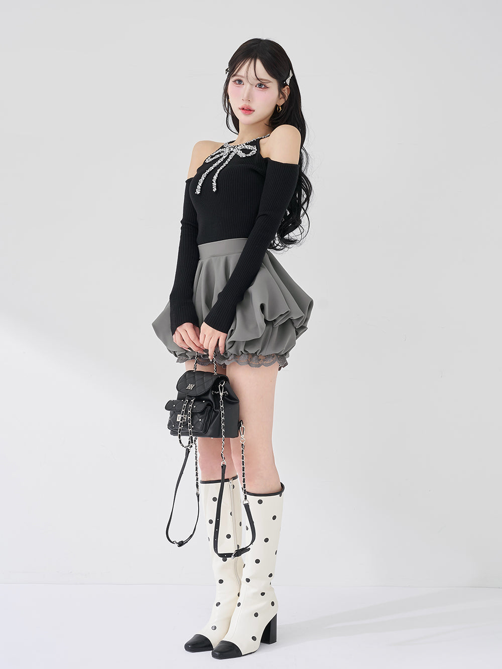 モデル：165cm（着用サイズ：FREE　着用カラー：BLK）