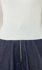 モデル：165cm（着用サイズ：FREE　着用カラー：WHT）