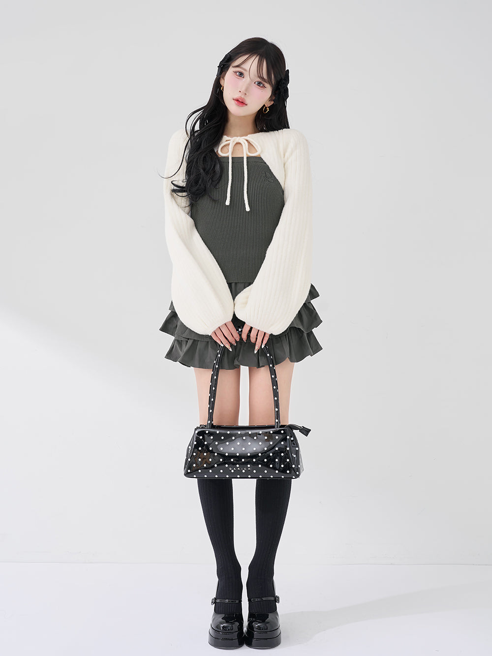 モデル：165cm（着用サイズ：FREE　着用カラー：GRY）