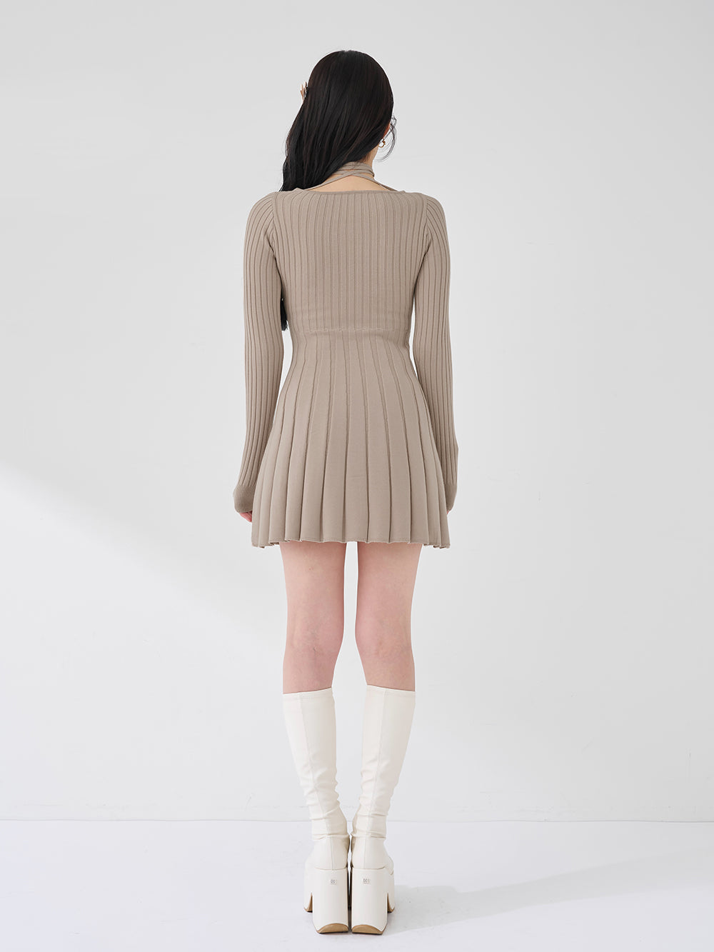 ネックリボンデザインフレアニットミニワンピース – Darich