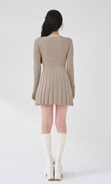 モデル：165cm（着用サイズ：FREE　着用カラー：BEG）