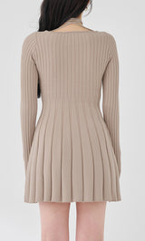 モデル：165cm（着用サイズ：FREE　着用カラー：BEG）