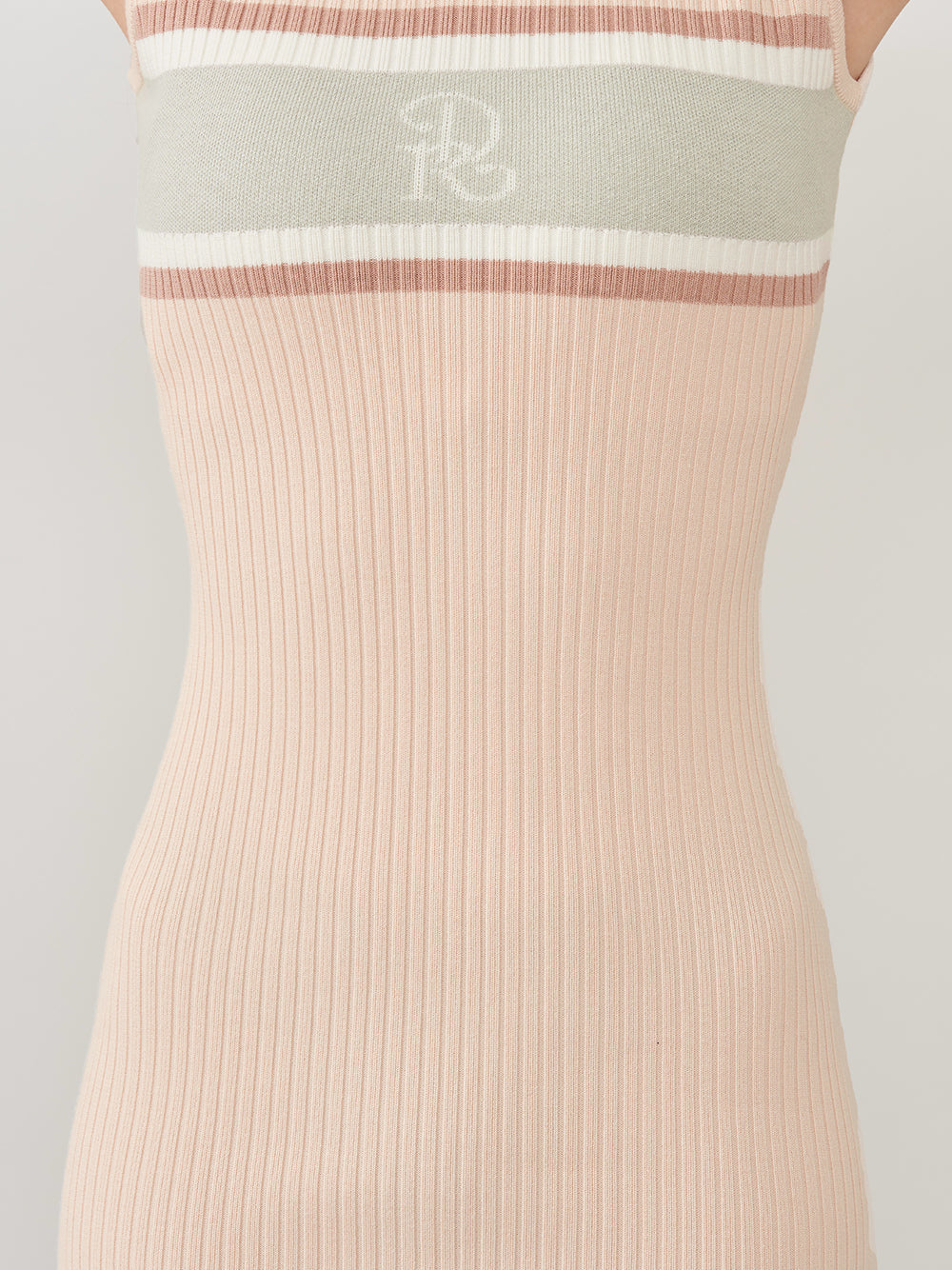 モデル：165cm（着用サイズ：FREE　着用カラー：PNK）