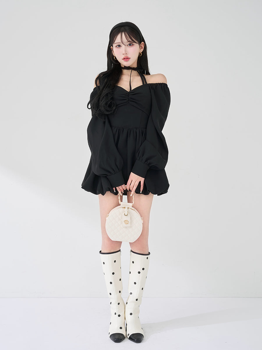 モデル：165cm（着用サイズ：FREE　着用カラー：BLK）