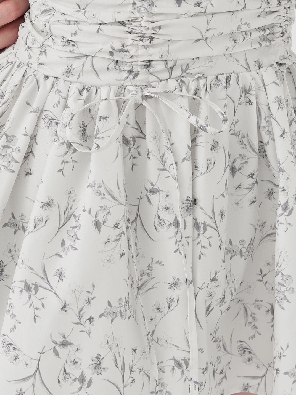 モデル：165cm（着用サイズ：FREE　着用カラー：GRY）