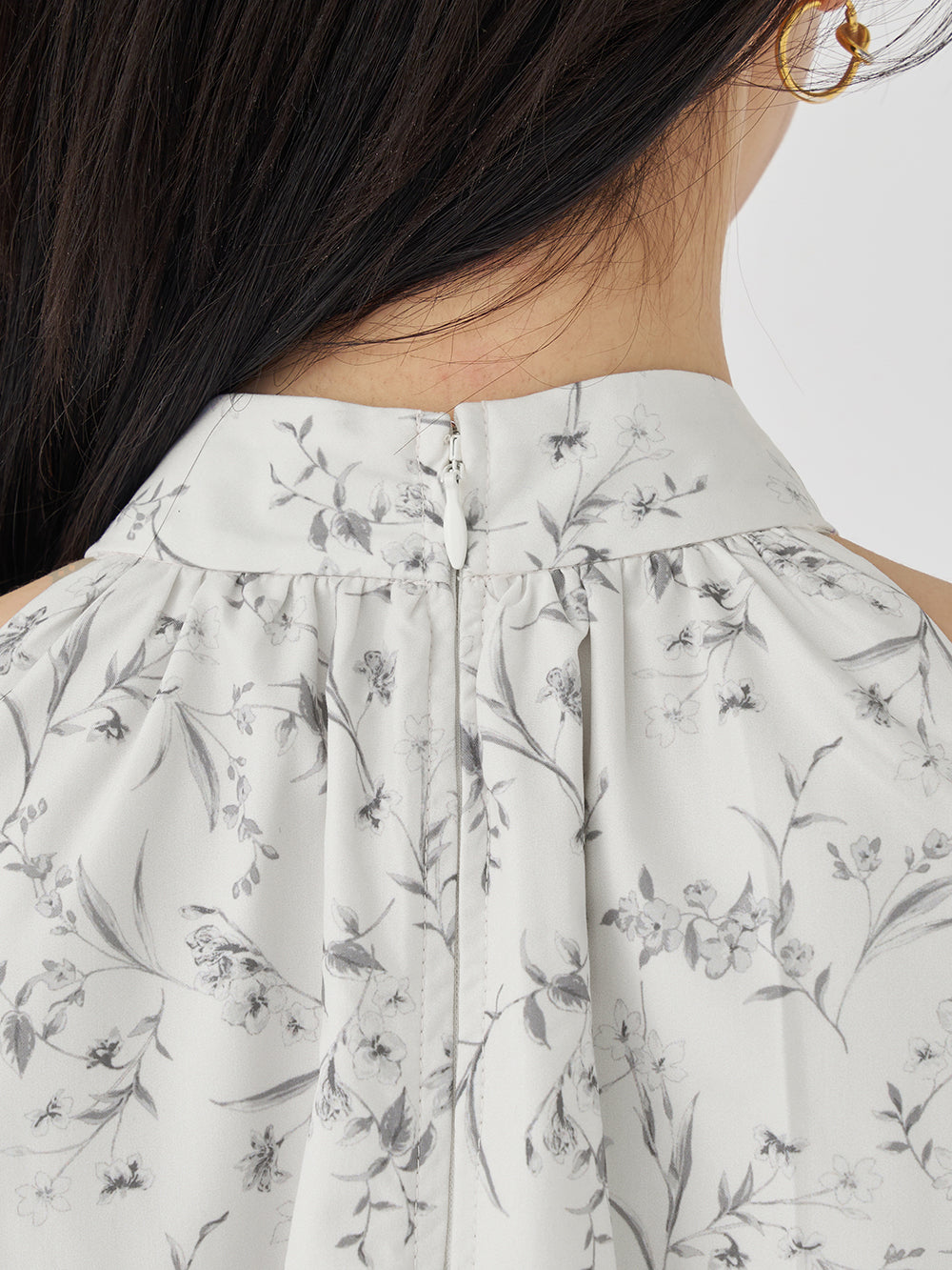 モデル：165cm（着用サイズ：FREE　着用カラー：GRY）