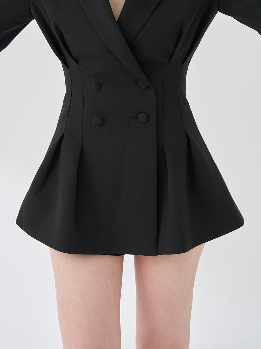 モデル：165cm（着用サイズ：FREE　着用カラー：BLK）