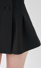 モデル：165cm（着用サイズ：FREE　着用カラー：BLK）