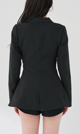 モデル：165cm（着用サイズ：FREE　着用カラー：BLK）