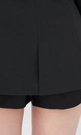 モデル：165cm（着用サイズ：FREE　着用カラー：BLK）