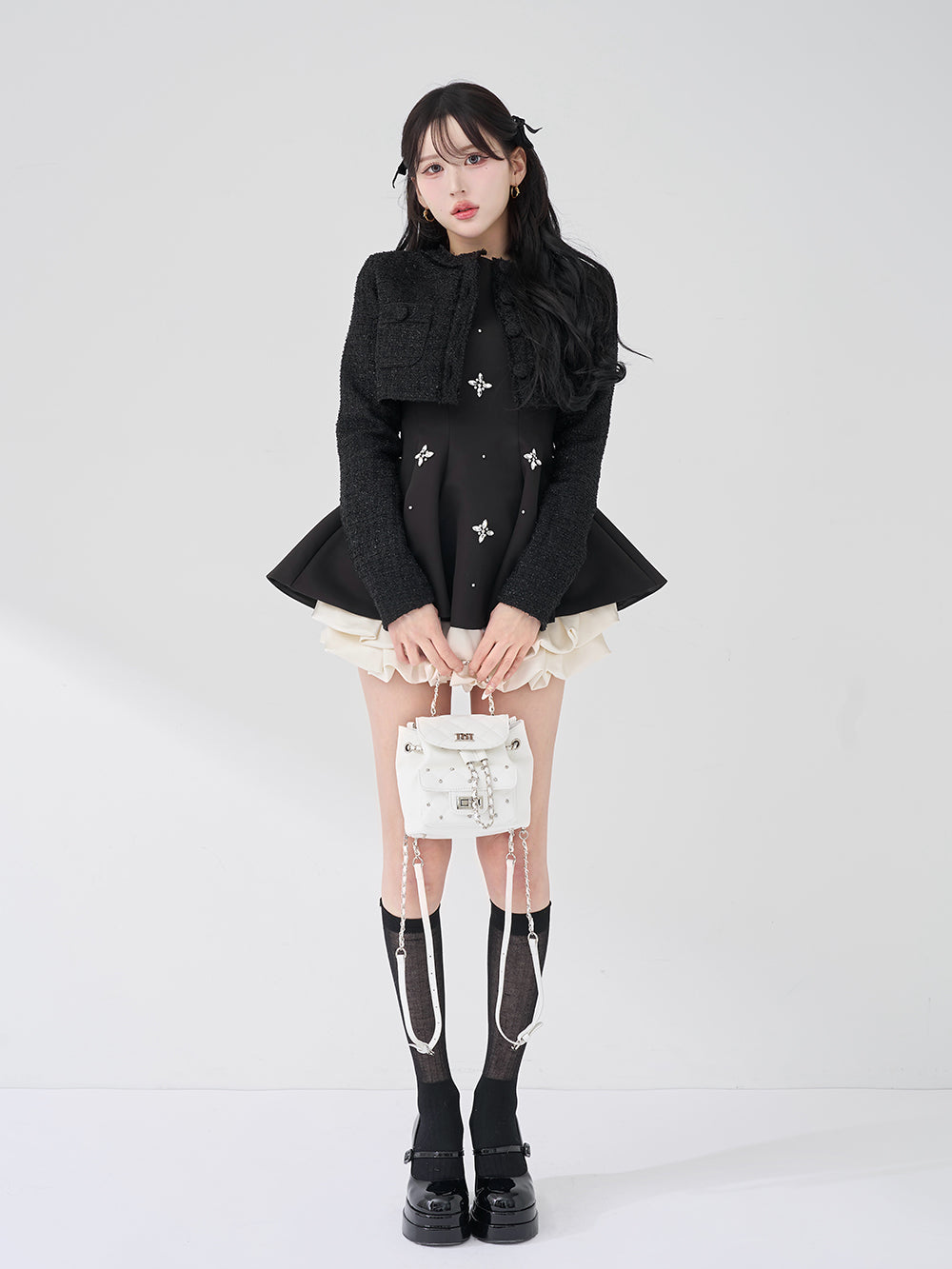 モデル：165cm（着用サイズ：FREE　着用カラー：BLK）