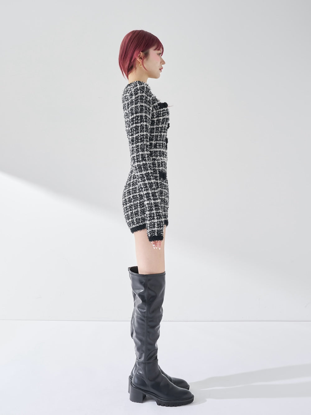 モデル：165cm（着用サイズ：FREE　着用カラー：BLK）