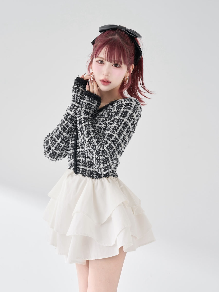モデル：165cm（着用サイズ：FREE　着用カラー：BLK）