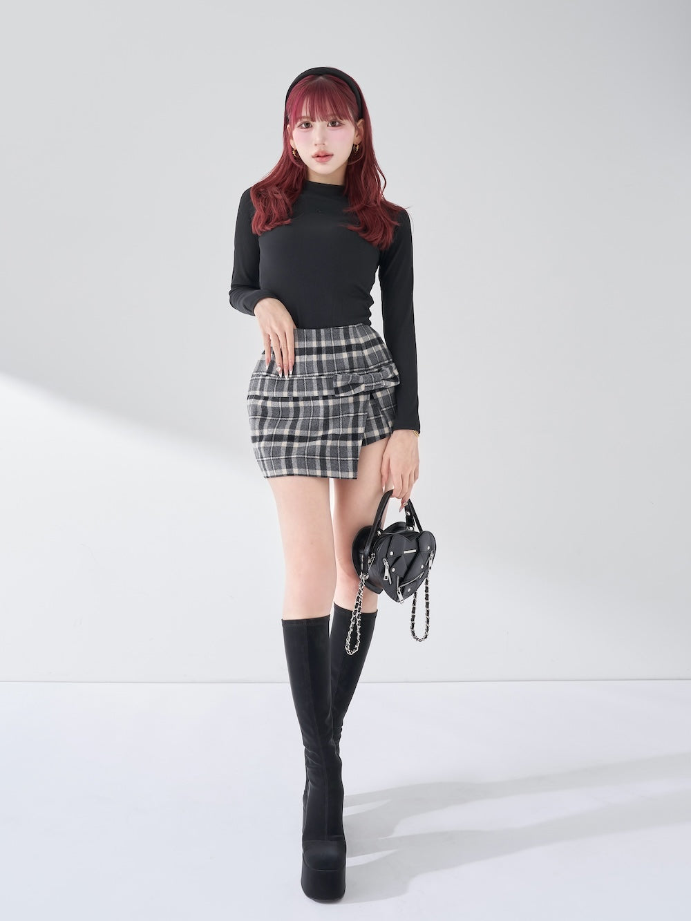 モデル：165cm（着用サイズ：FREE　着用カラー：BLK）