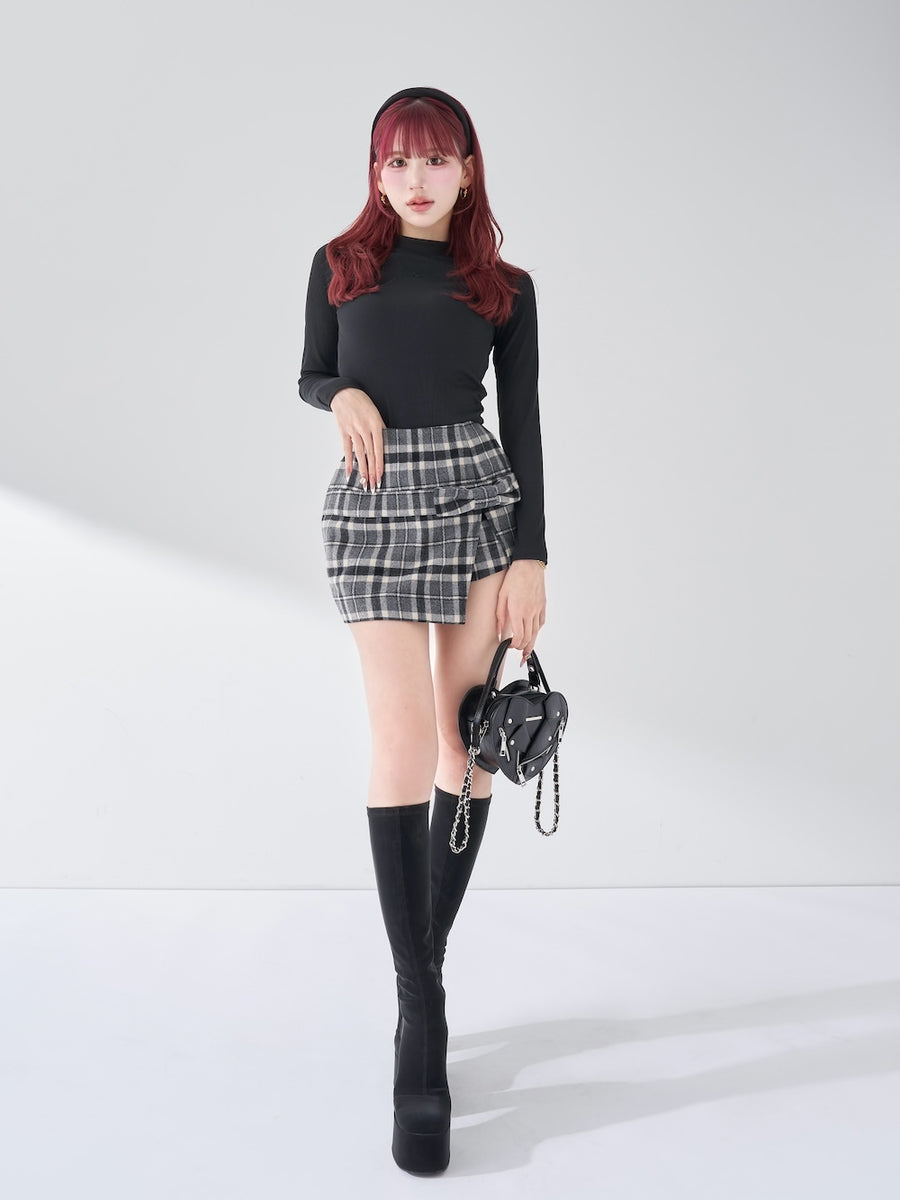 モデル：165cm（着用サイズ：FREE　着用カラー：BLK）