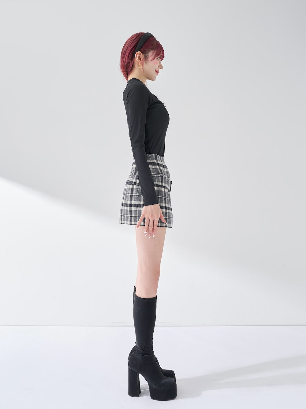 モデル：165cm（着用サイズ：FREE　着用カラー：BLK）