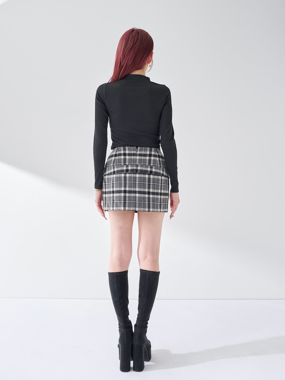 モデル：165cm（着用サイズ：FREE　着用カラー：BLK）