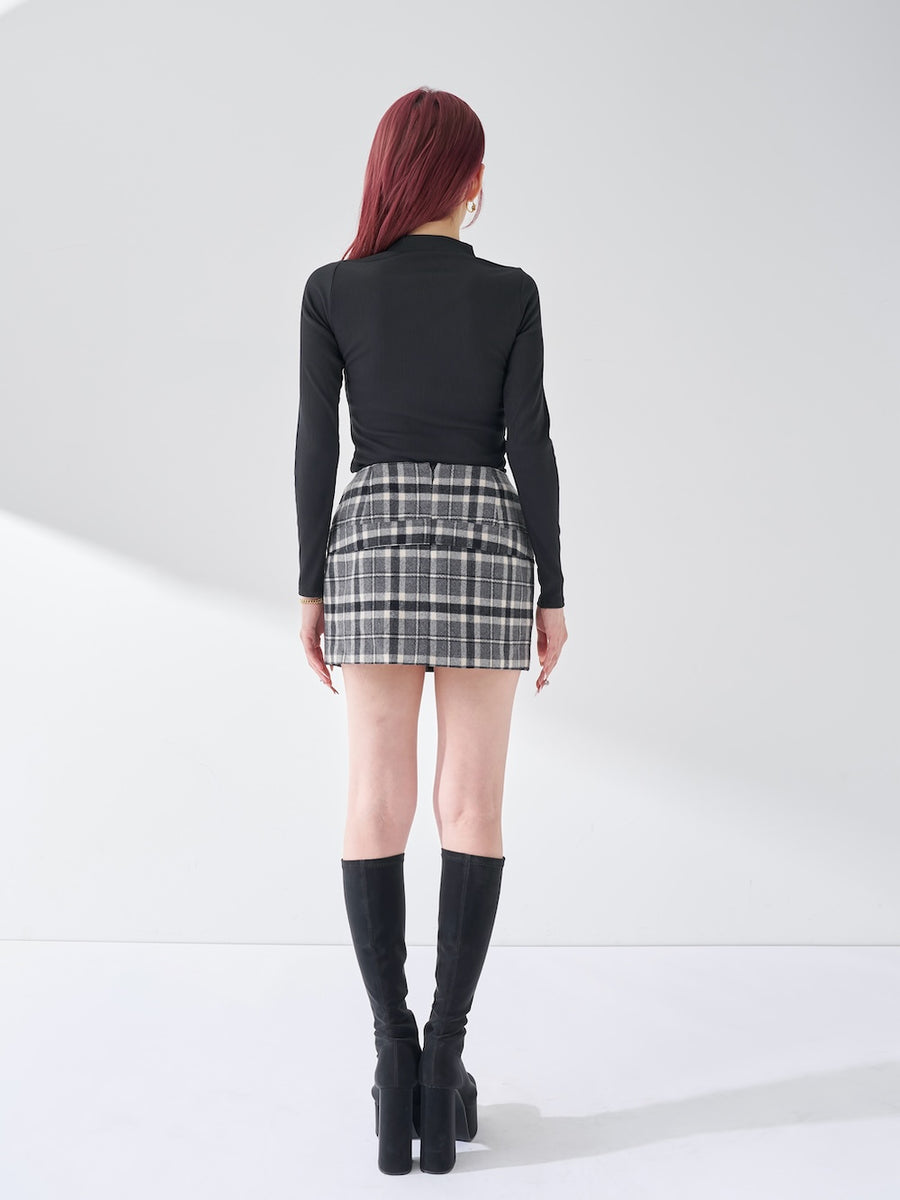 モデル：165cm（着用サイズ：FREE　着用カラー：BLK）