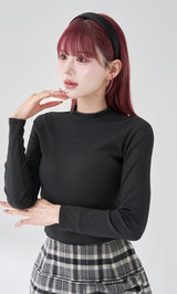 モデル：165cm（着用サイズ：FREE　着用カラー：BLK）