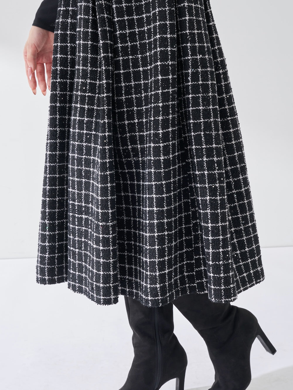モデル：165cm（着用サイズ：FREE　着用カラー：BLK）