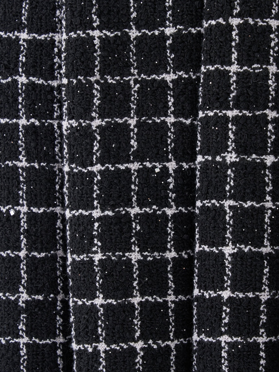 モデル：165cm（着用サイズ：FREE　着用カラー：BLK）