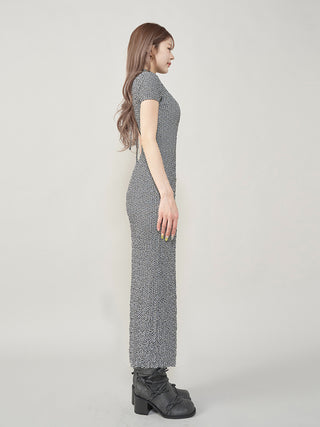 モデル：165cm（着用サイズ：FREE　着用カラー：BLK）
