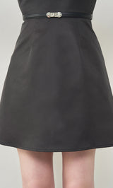 モデル：165cm（着用サイズ：FREE　着用カラー：BLK）
