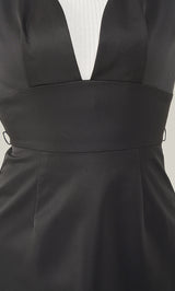 モデル：165cm（着用サイズ：FREE　着用カラー：BLK）