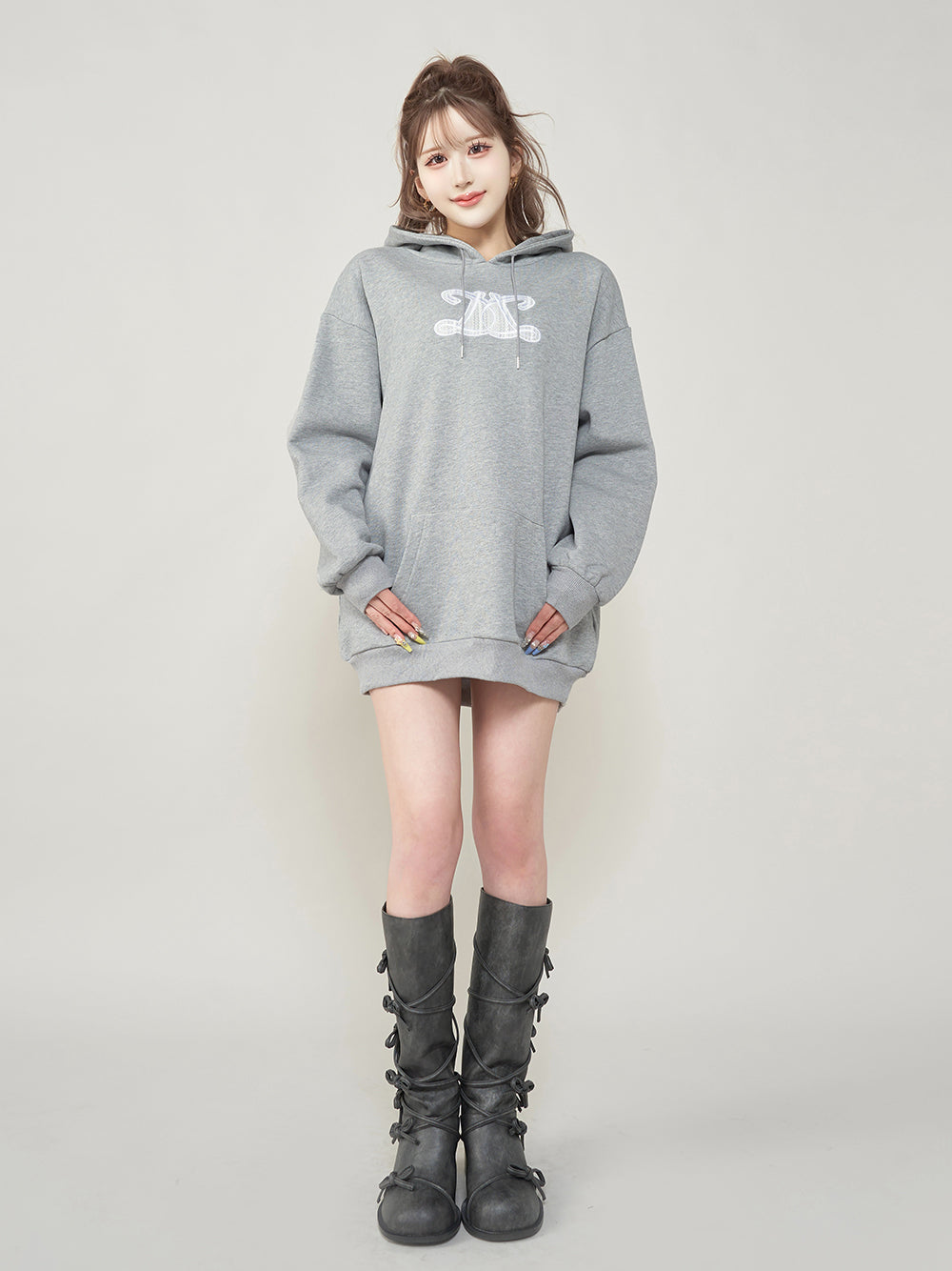 モデル：165cm（着用サイズ：FREE　着用カラー：GRY）