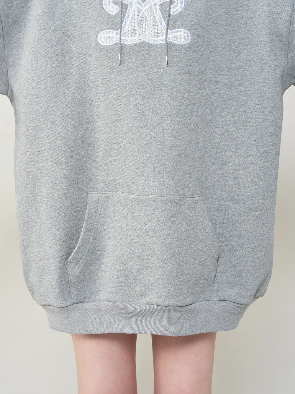 モデル：165cm（着用サイズ：FREE　着用カラー：GRY）