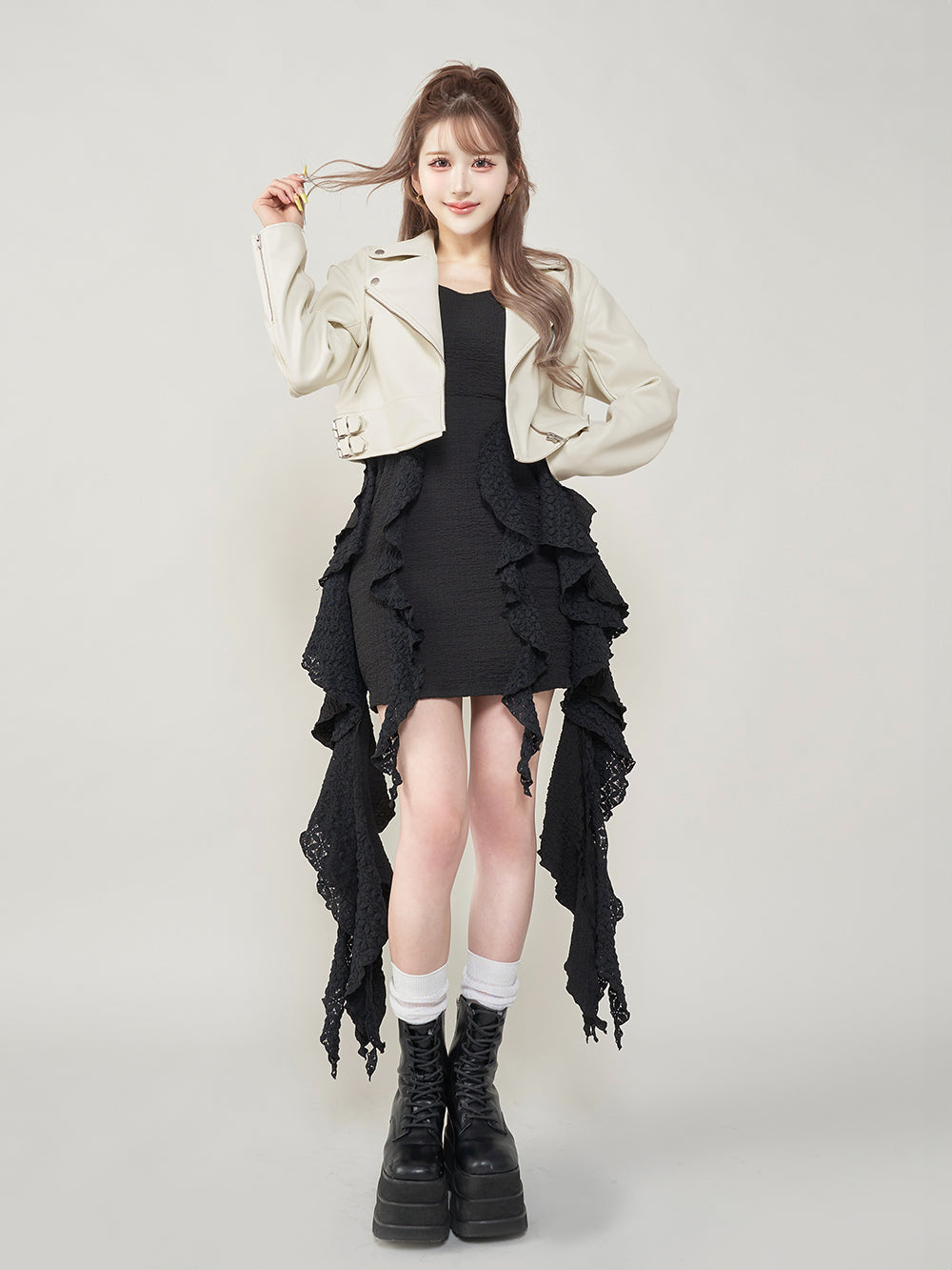 モデル：165cm（着用サイズ：FREE　着用カラー：IVO）