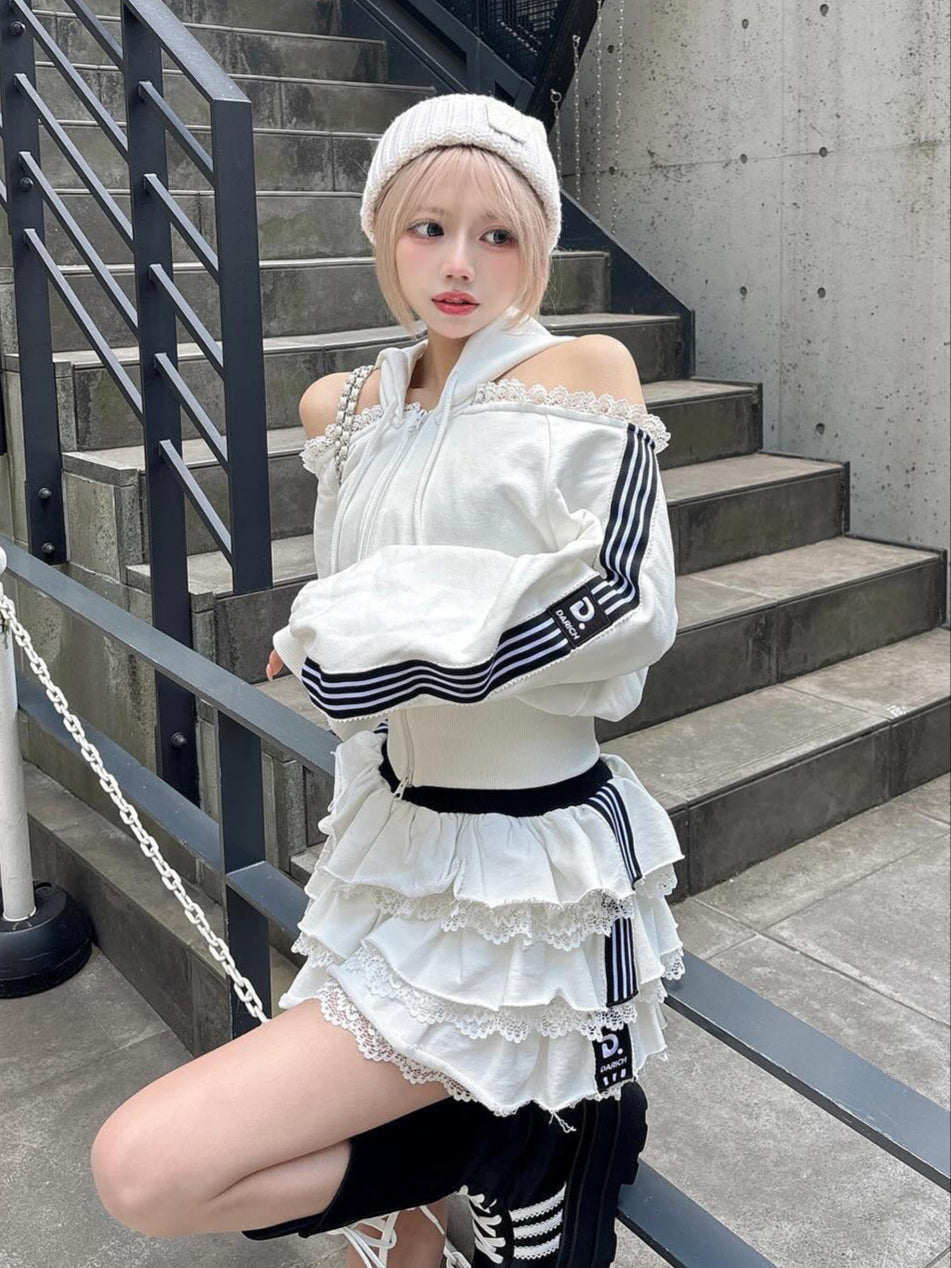 モデル：155cm（着用サイズ：FREE　着用カラー：WHT）