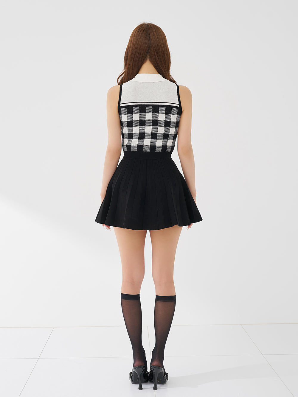 モデル：156cm（着用サイズ：FREE　着用カラー：BLK）