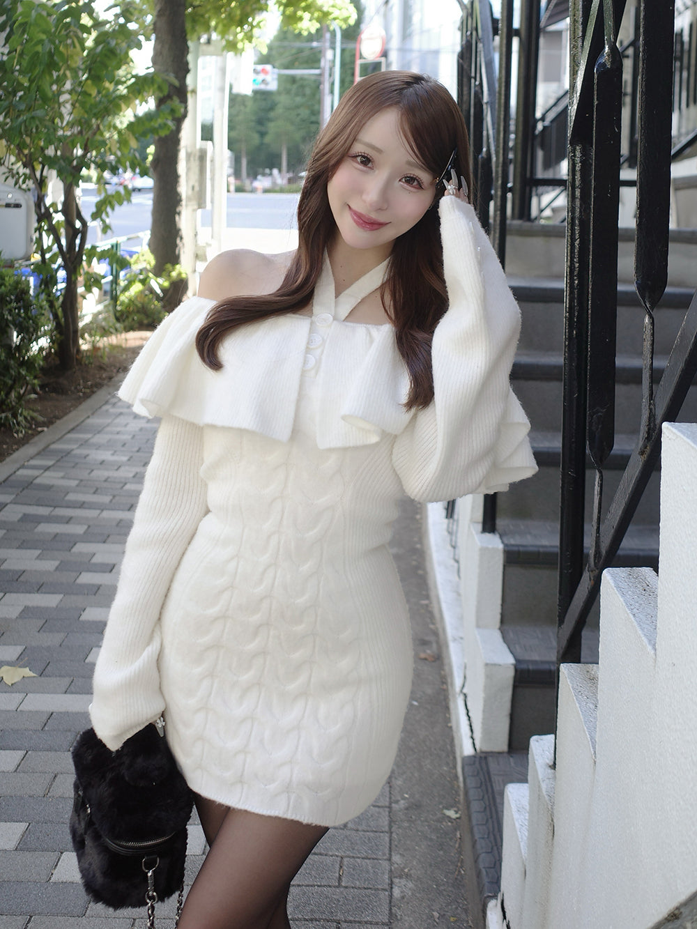 モデル：156cm（着用サイズ：FREE　着用カラー：IVO）