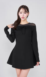 モデル：156cm（着用サイズ：FREE　着用カラー：BLK）