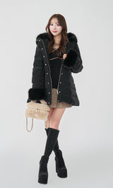 モデル：156cm（着用サイズ：S　着用カラー：BLK）
