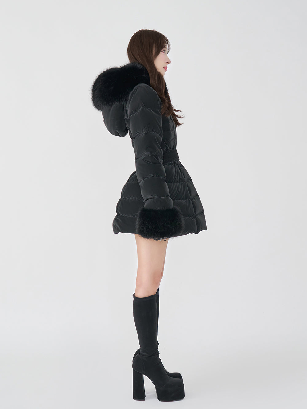 モデル：156cm（着用サイズ：S　着用カラー：BLK）