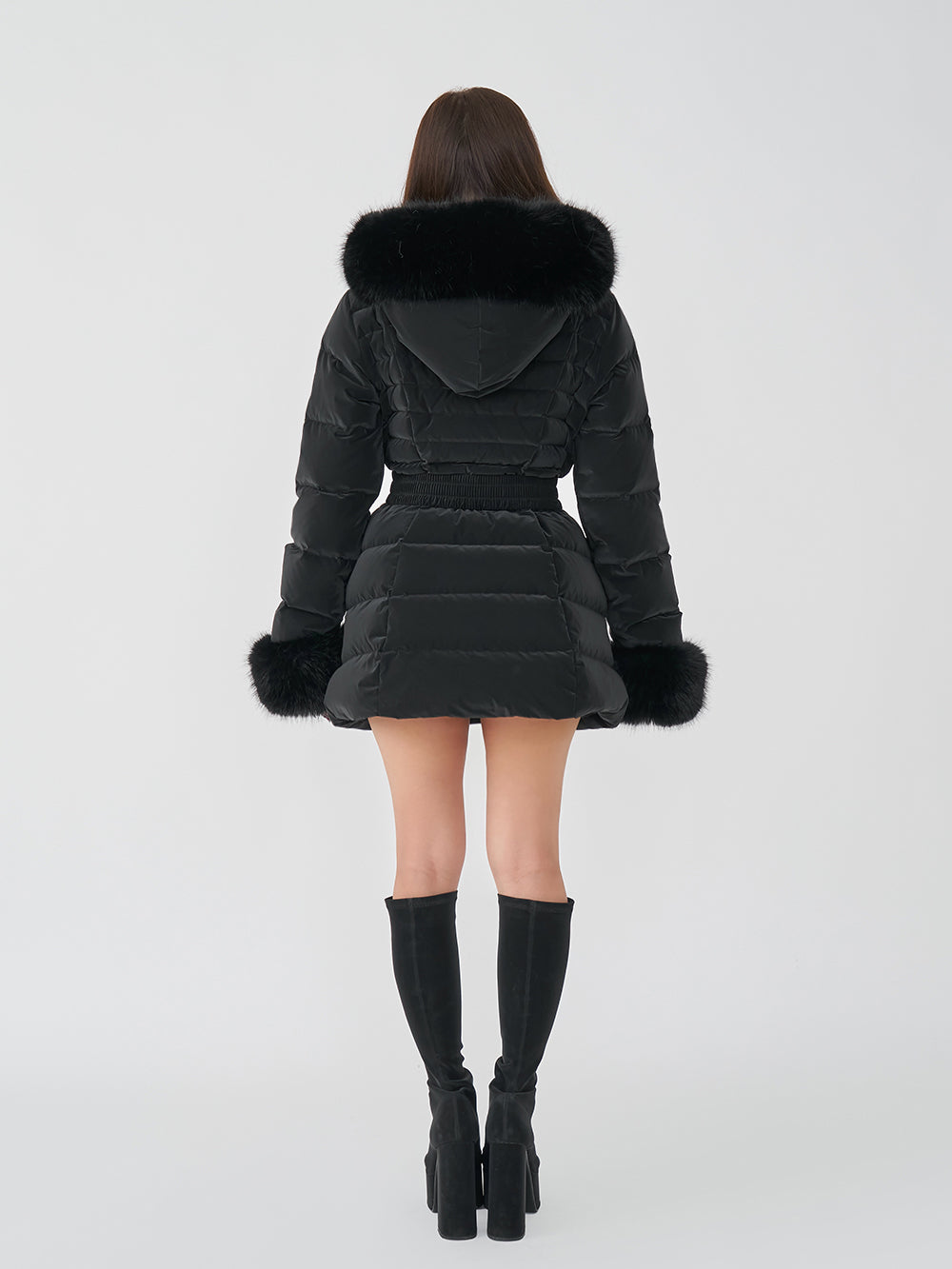 モデル：156cm（着用サイズ：S　着用カラー：BLK）