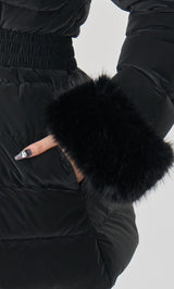 モデル：156cm（着用サイズ：S　着用カラー：BLK）