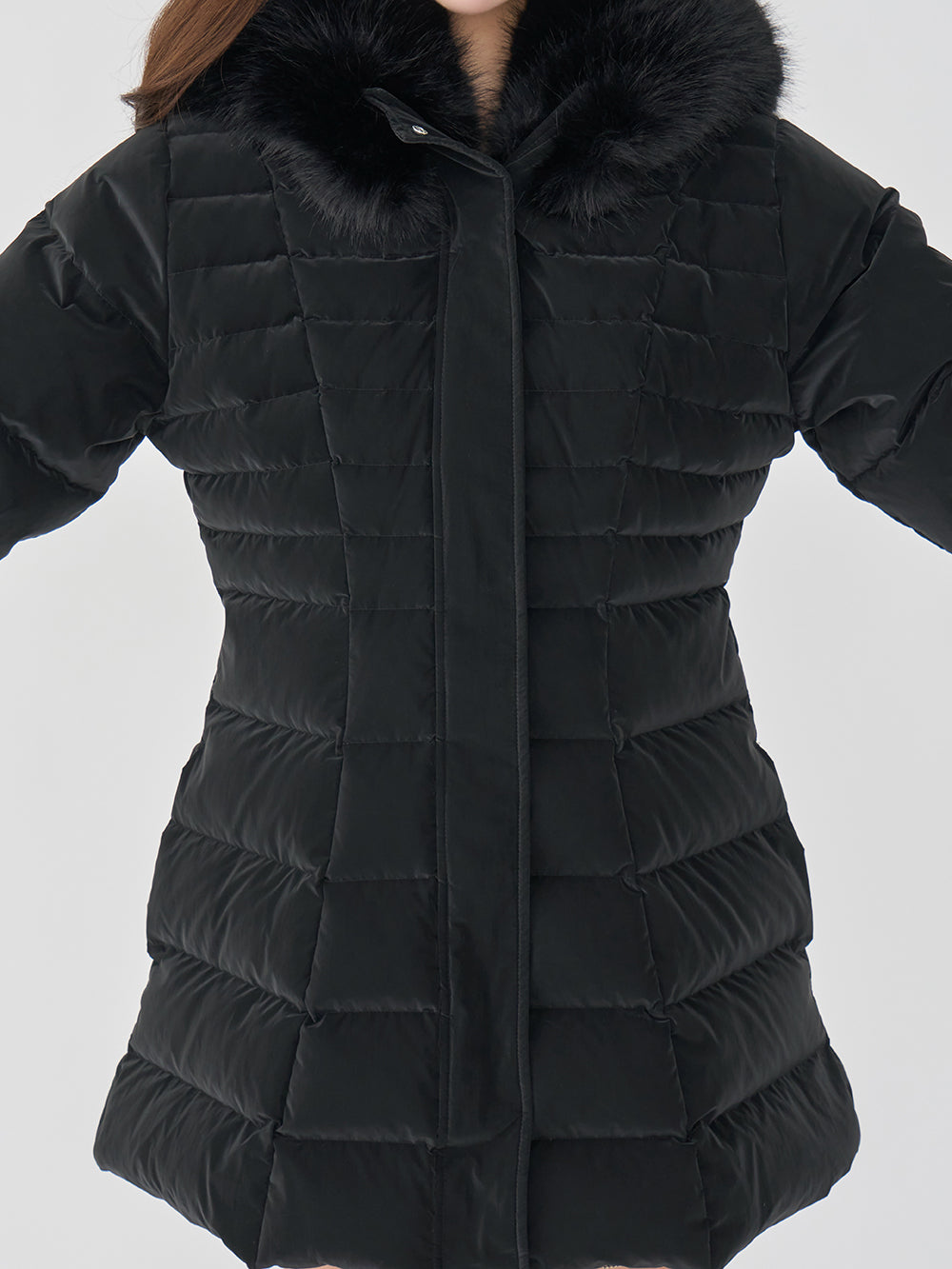 モデル：156cm（着用サイズ：S　着用カラー：BLK）