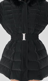 モデル：156cm（着用サイズ：S　着用カラー：BLK）